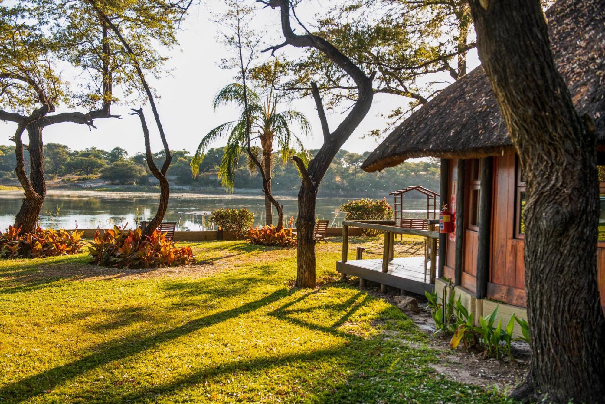Gondwana Hakusembe River Lodge Рунду Экстерьер фото