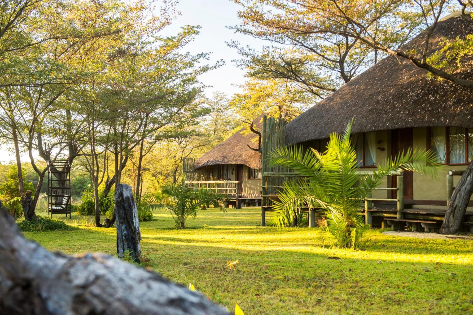 Gondwana Hakusembe River Lodge Рунду Экстерьер фото