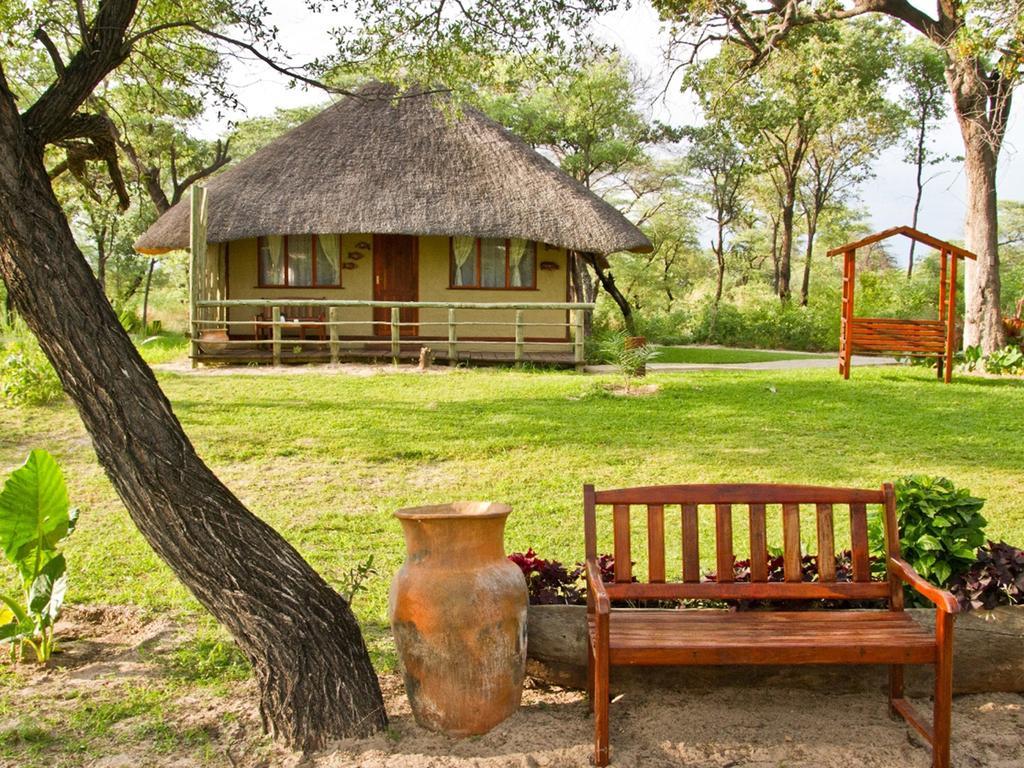 Gondwana Hakusembe River Lodge Рунду Экстерьер фото