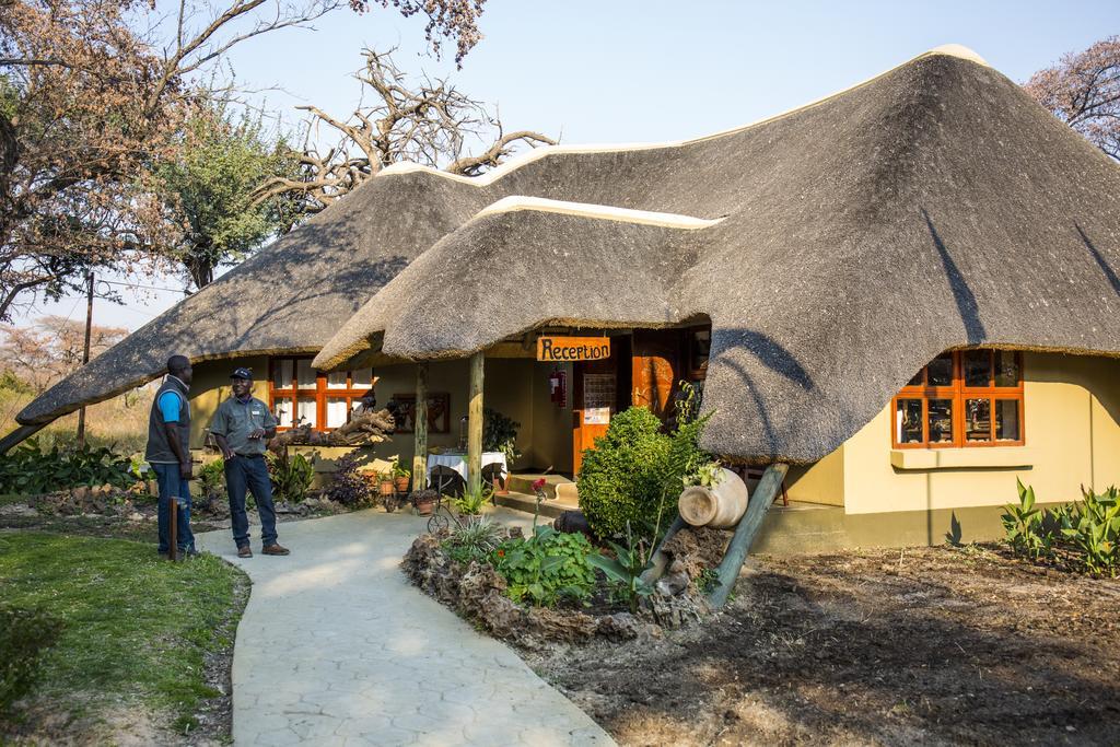 Gondwana Hakusembe River Lodge Рунду Экстерьер фото