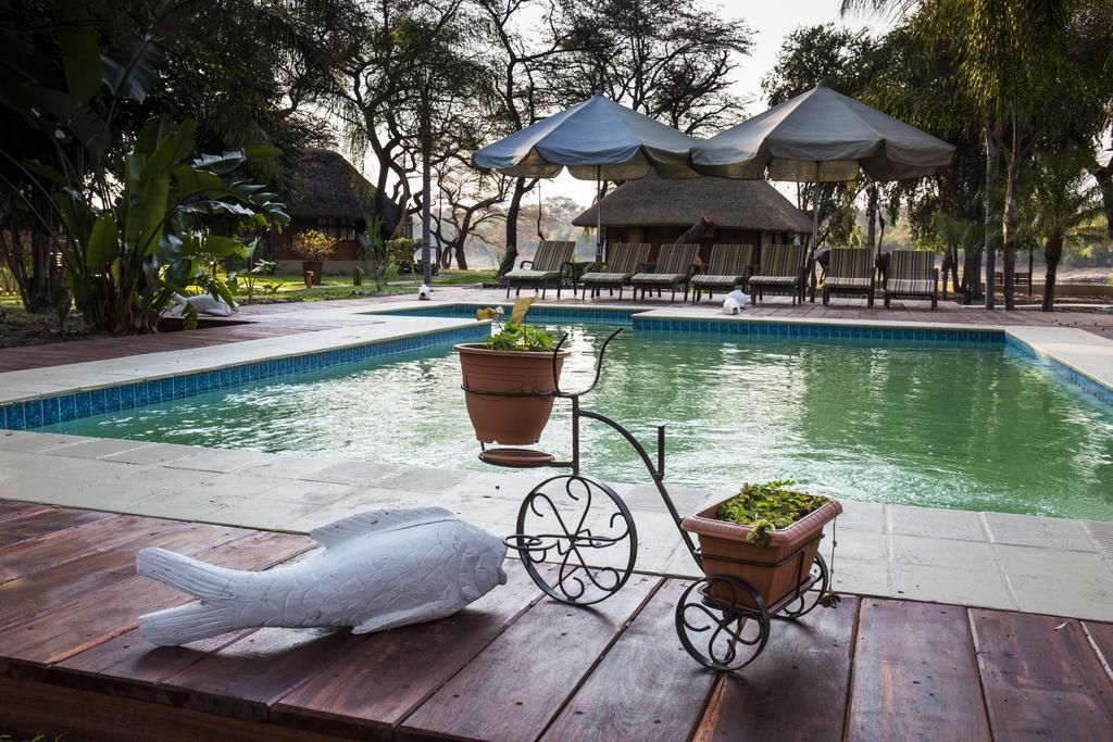 Gondwana Hakusembe River Lodge Рунду Экстерьер фото